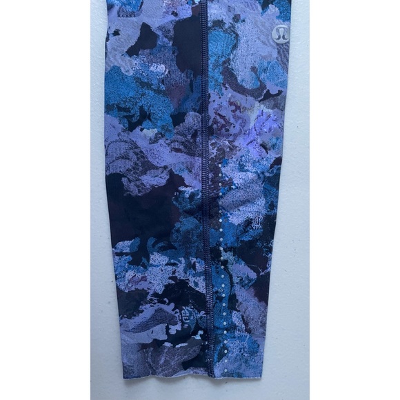Blue Floral Lululemon Fast & Free 7/8 Tight - size 4 - Picture 3 of 7